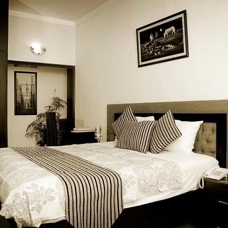 Royal Elegance Hotel Lahore Exterior foto